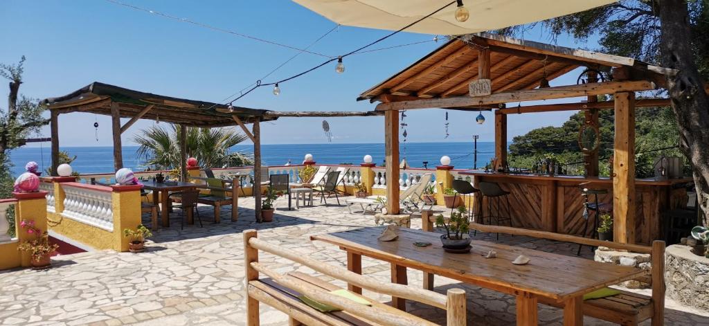 Pelekas Beach Apartments Rolling Stone