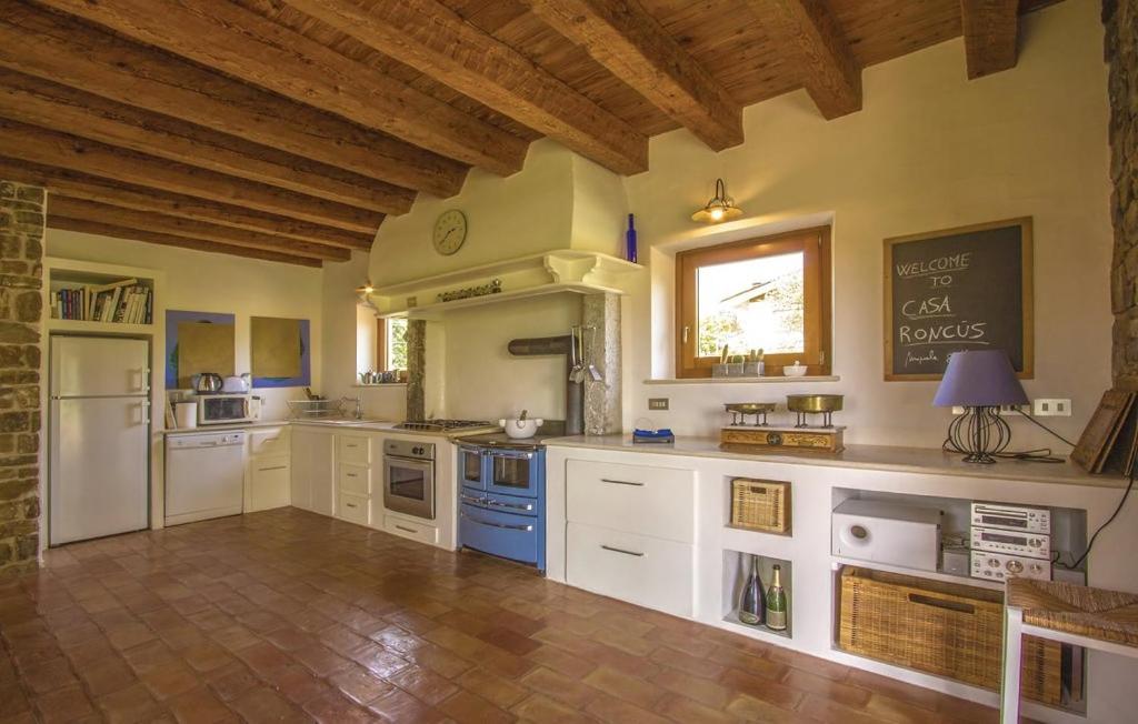 Capriva Del Friuli - CASA RONCUS photo 2