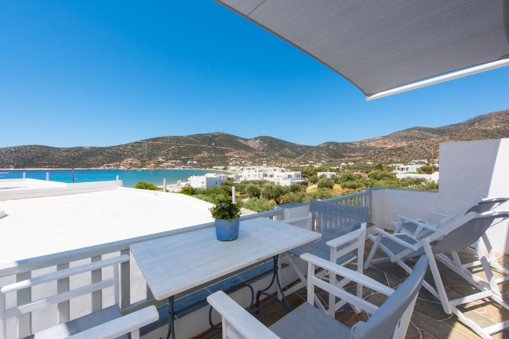 NEFELI'S GUESTHOUSE IN PLATYS GIALOS SIFNOS photo 2