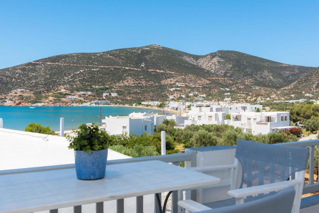 NEFELI'S GUESTHOUSE IN PLATYS GIALOS SIFNOS photo 3