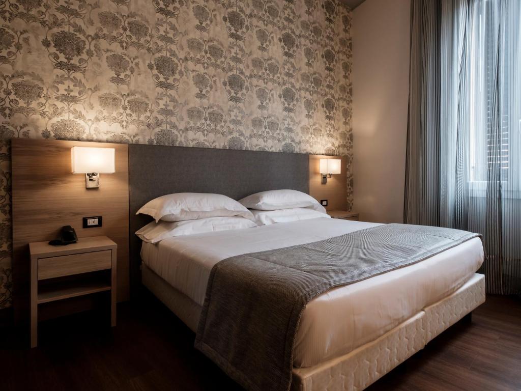 Hotel Accademia - Tap to explore photos