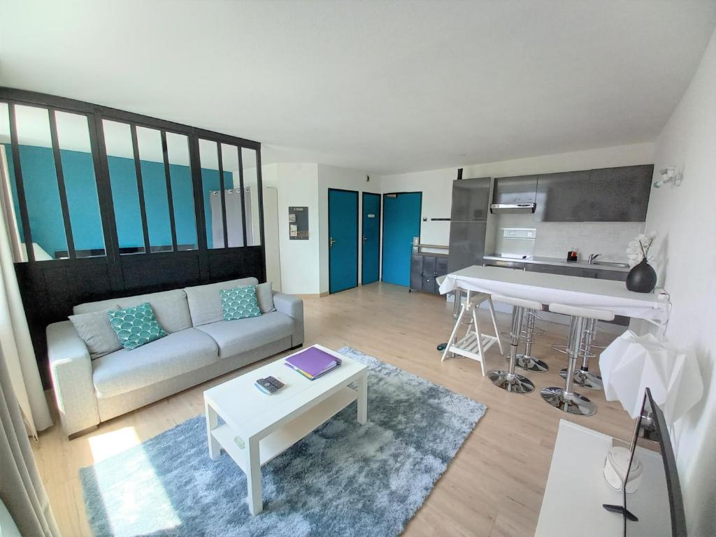 Appartement ensoleillé au pied du Futuroscope photo 2