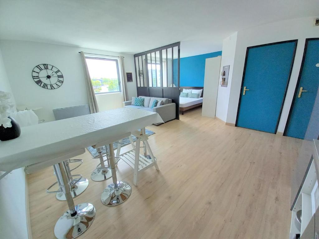 Appartement ensoleillé au pied du Futuroscope photo 3