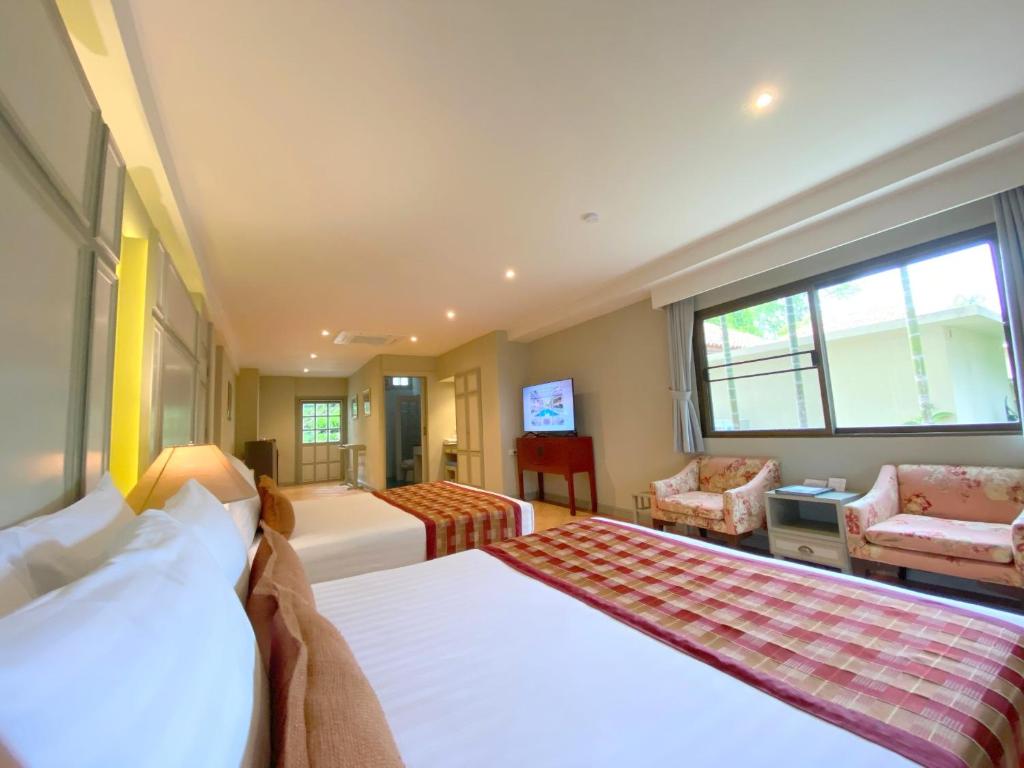 Сьюит (Garden Two-Bedroom Family Studio), Отель Anantasila Villa by the sea, Hua Hin Beachfront