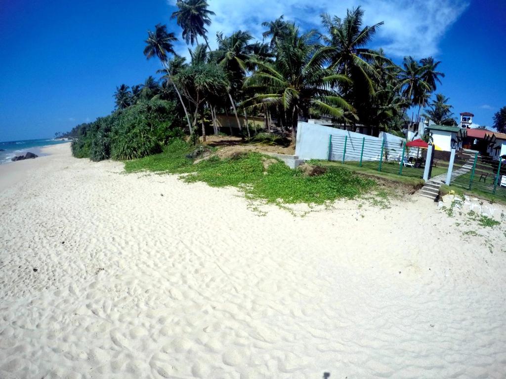 Ramon beach resort photo 4