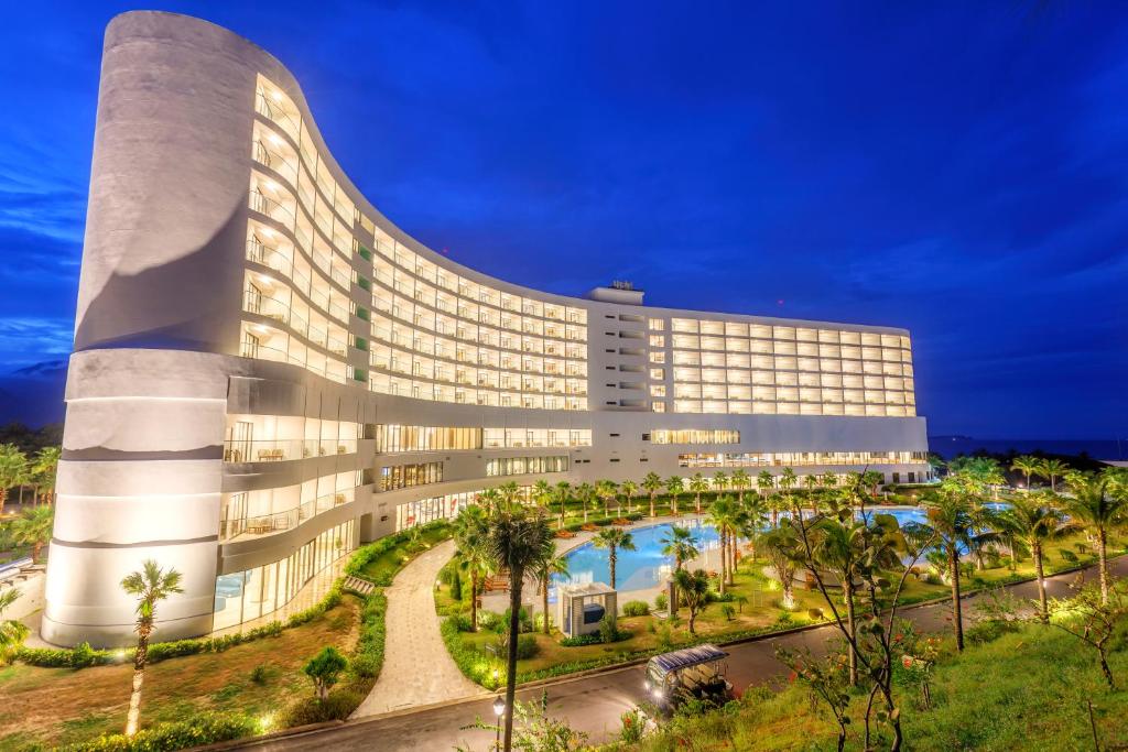 Selectum Noa Resort Cam Ranh photo 4