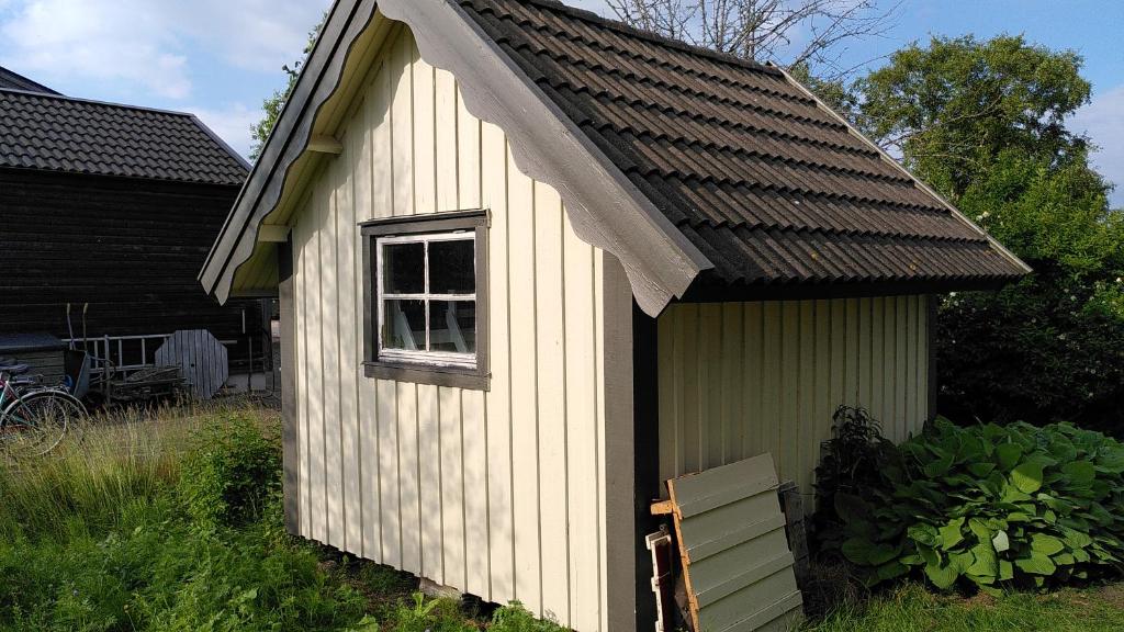 Lilla mysstuga i havsnära photo 1