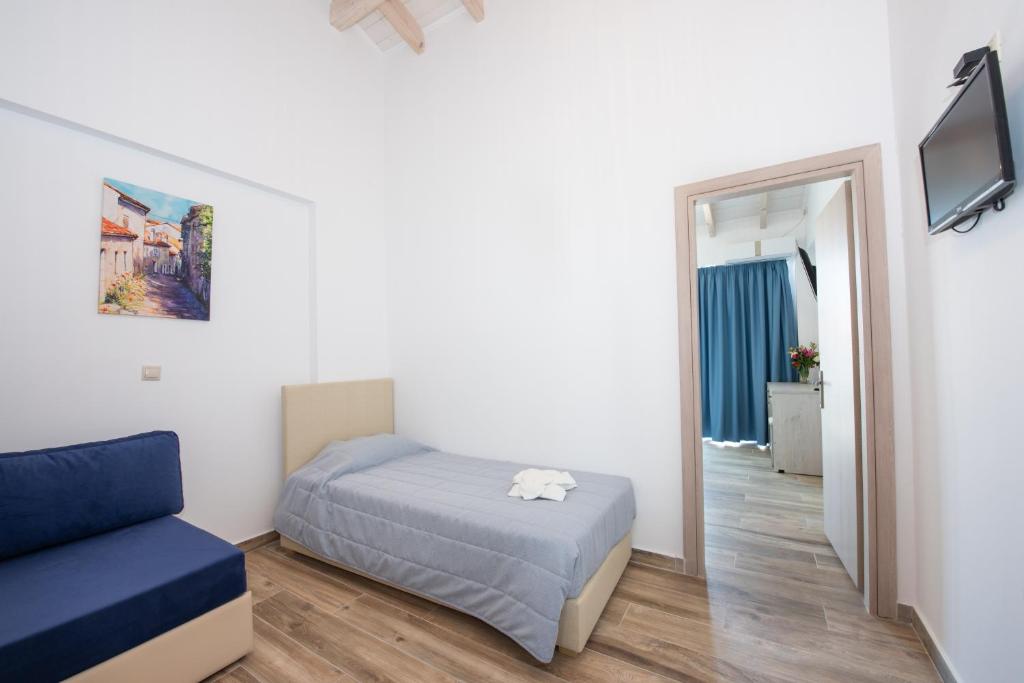 Angela Beach Hotel & Apts photo 2