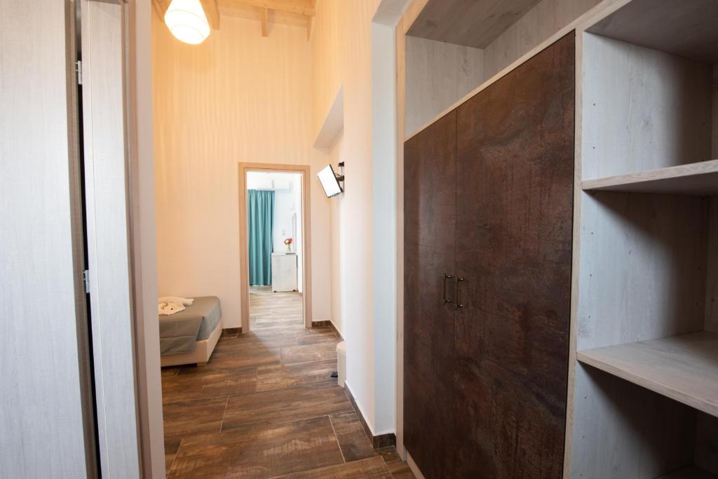 Angela Beach Hotel & Apts photo 3
