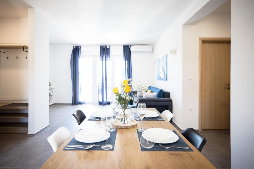 1oak rentals 2 photo 4