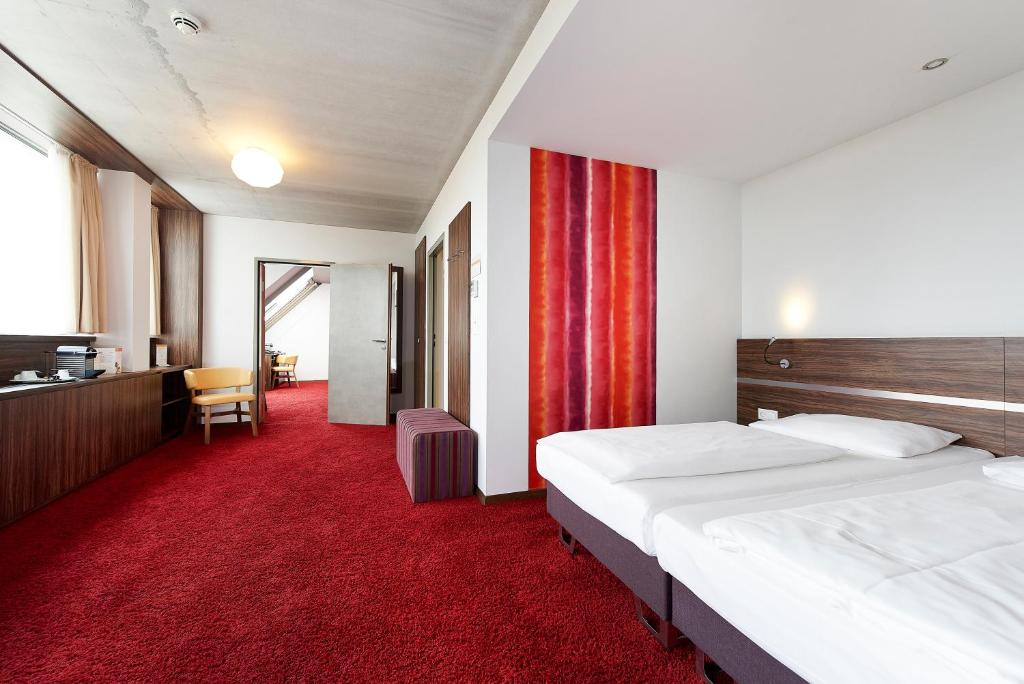 Двухместный (Двухместный номер «Комфорт Плюс» с 1 кроватью), Simm's Hotel