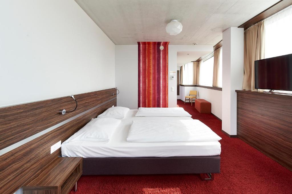 Двухместный (Двухместный номер «Комфорт Плюс» с 1 кроватью), Simm's Hotel