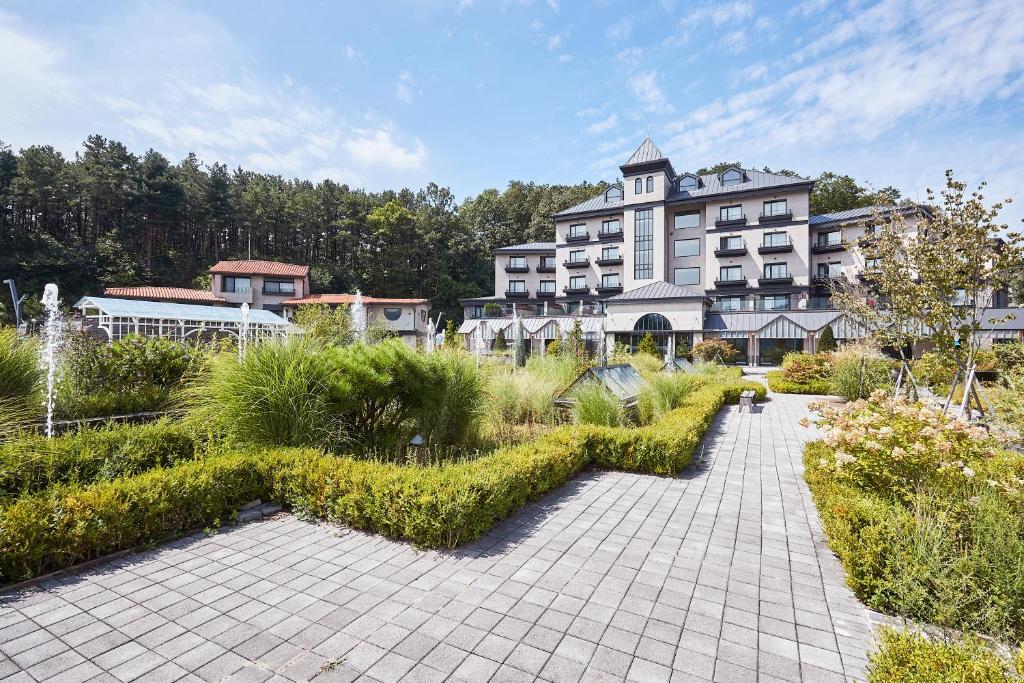 Eden Paradise Hotel photo 1