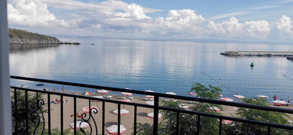 Villa Lazuren Bryag photo 1