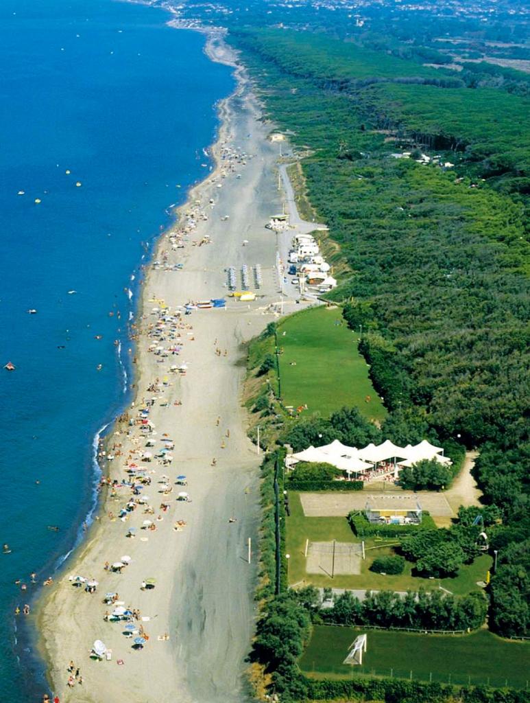 Happy Camp mobile homes in Villaggio Camping Baia Domizia photo 3