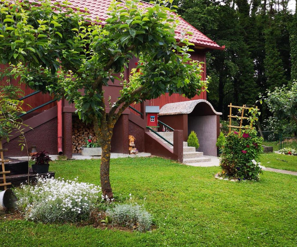 HIŽA BAKE ROZE photo 2