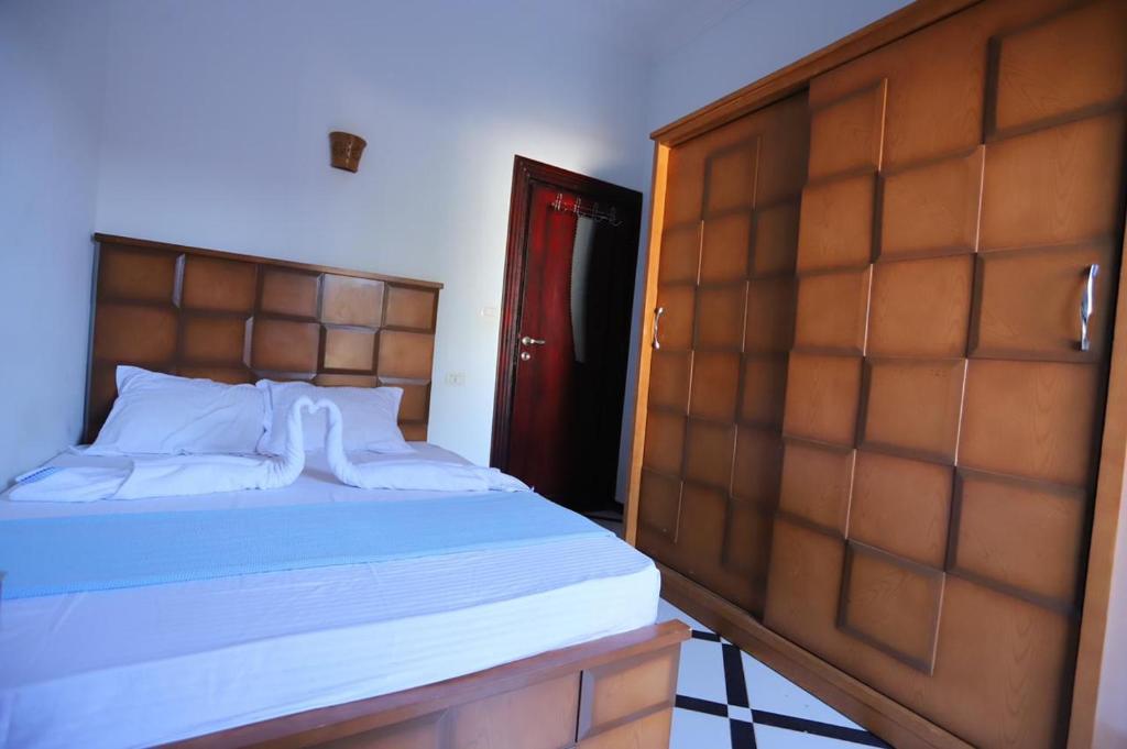 Двухместный (Номер с кроватью размера «queen-size» и балконом), TheCastle Hotel