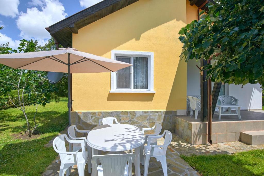 Villa Magnolia with pool photo 3