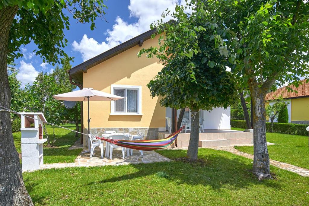Villa Magnolia with pool photo 1