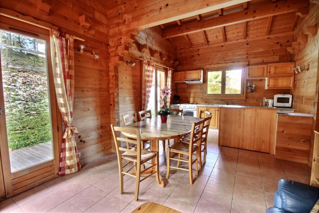 CHALET-MORZINE-6 a 18 PERSONNES-SAUNA -PROCHE NAVETTE et BOULANGERIE-MANUPA CLEVIE photo 3