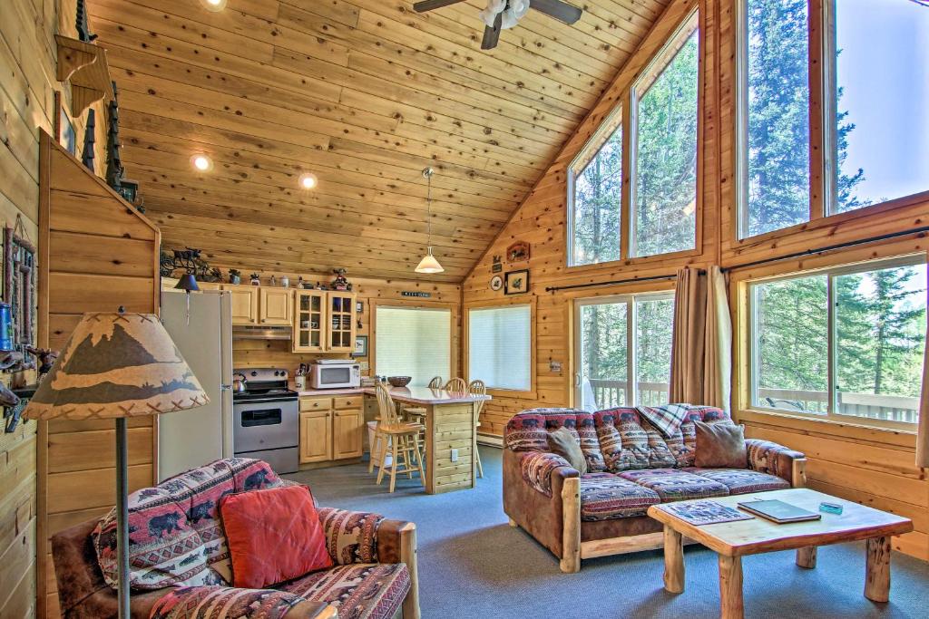 Peaceful Hilltop Hideaway with Porch on 2 Acres photo 1