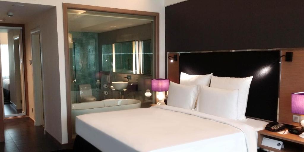 Двухместный (Номер Делюкс с кроватью размера «king-size»), Pullman Kuala Lumpur Bangsar