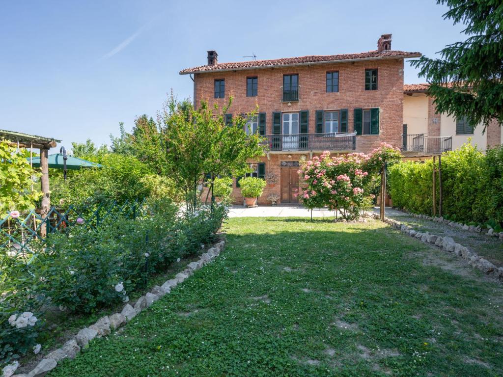 Apartment Il Cortile by Interhome