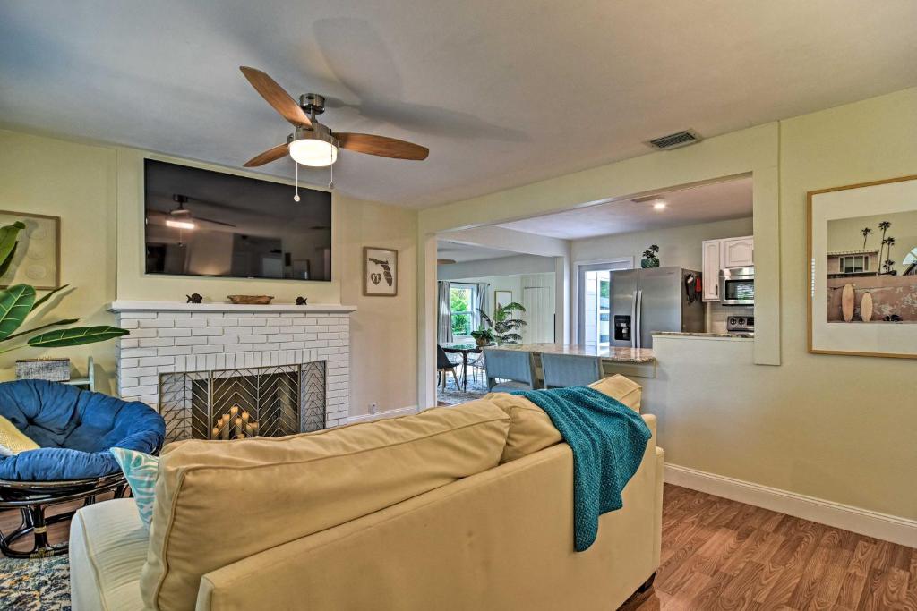 Cozy Jungle Escape Less Than 1 Mi to Gulfport Beach! photo 3