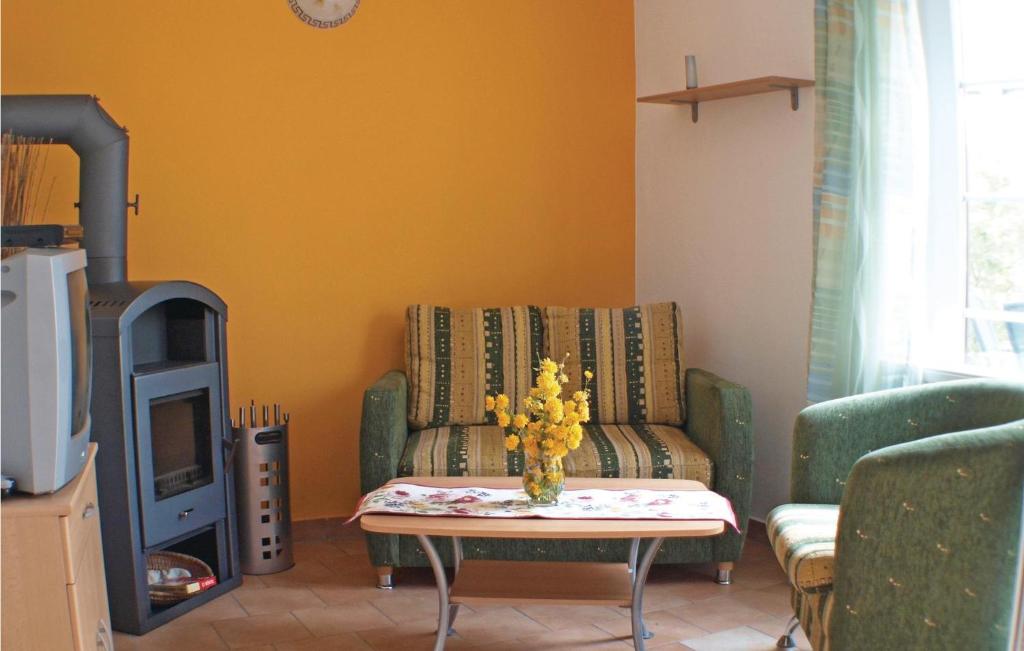 Awesome Home In Fuhlendorf With 1 Bedrooms And Wifi photo 1