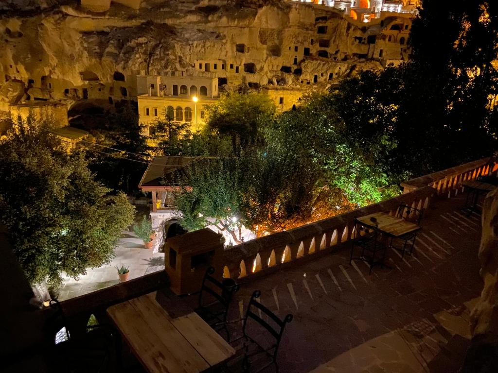 The Village Cave Hotel photo 4