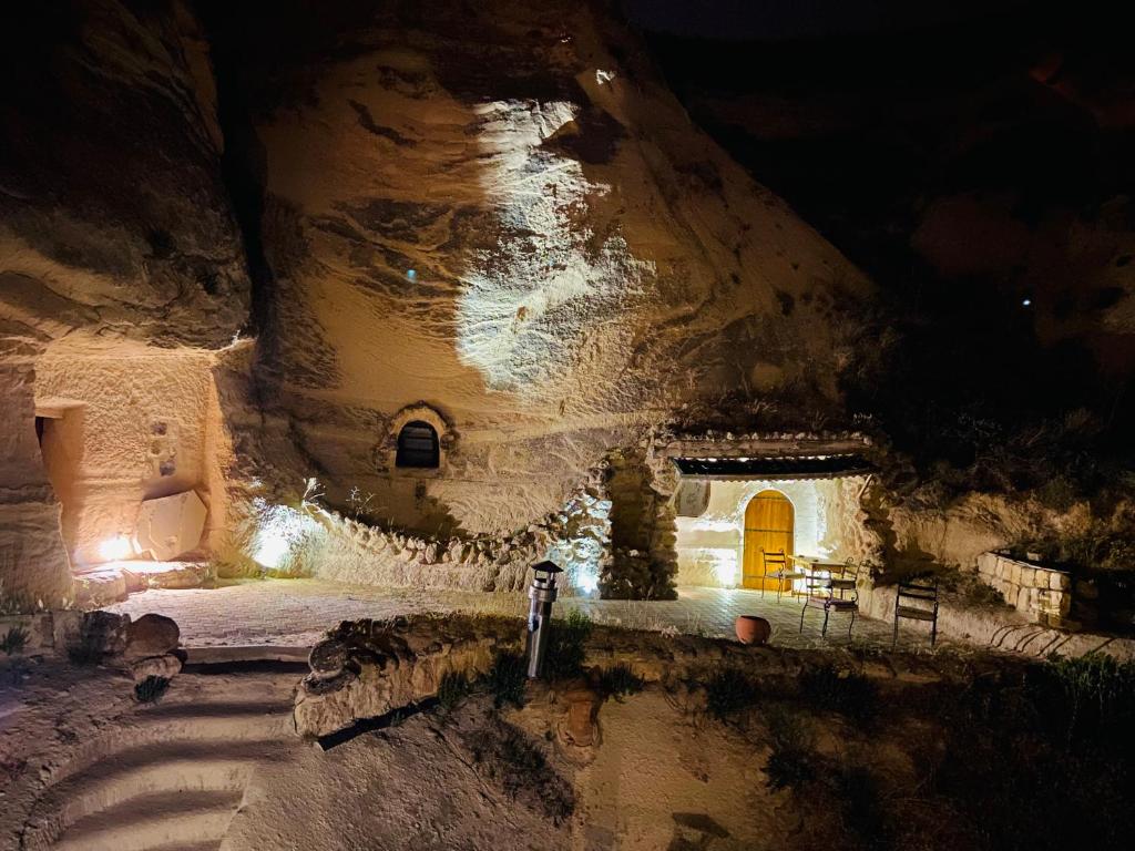 The Village Cave Hotel photo 2
