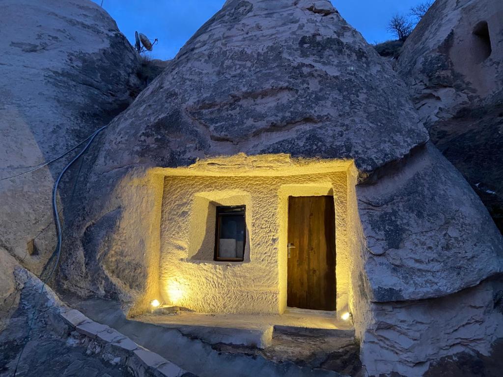 The Village Cave Hotel photo 1