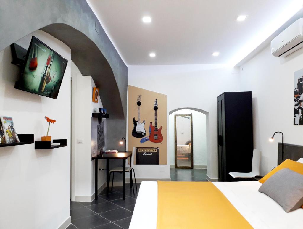 ALCENTRO Orange Home photo 3