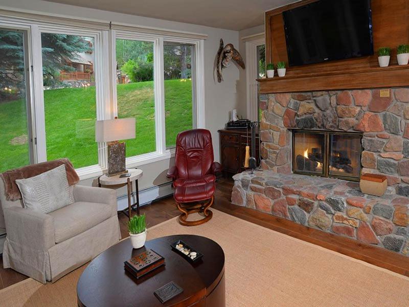 Arrowhead Village Condo - 104 Seasons Lodge photo 3