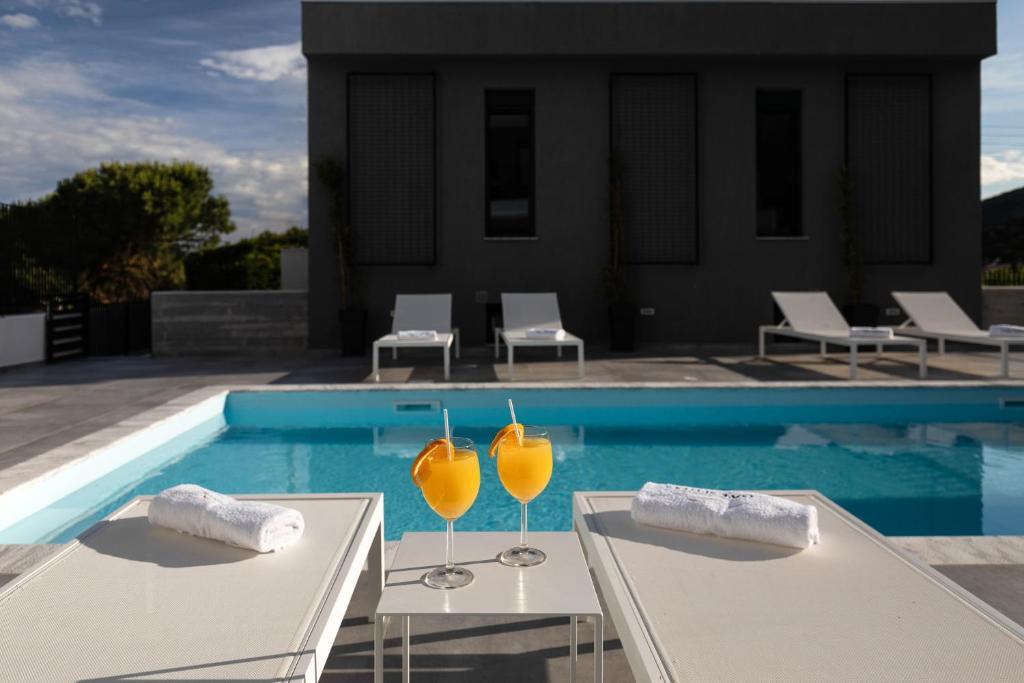 Cove Suites photo 3