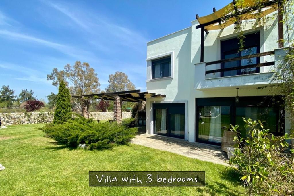 Aspri Petra Villa photo 1