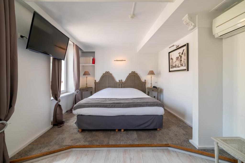 Logis - Hotel De La Mairie photo 4
