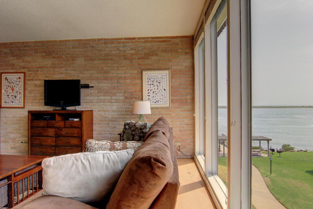 Channelview 213 image