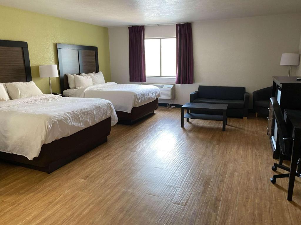 Motel 6 Lancaster photo 4