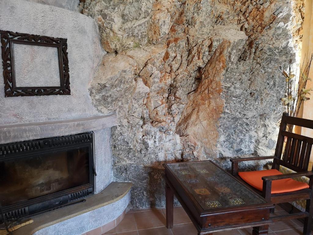 Flygonion Guesthouse photo 4