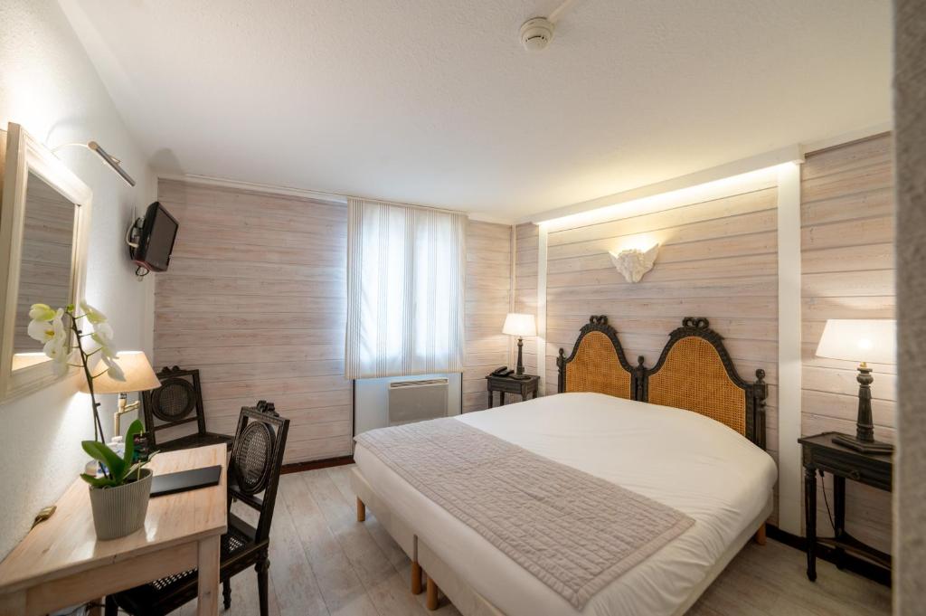 Logis - Hotel De La Mairie photo 3