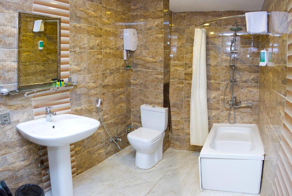 Двухместный (Двухместный номер Делюкс с 1 кроватью), Khagani Hotel