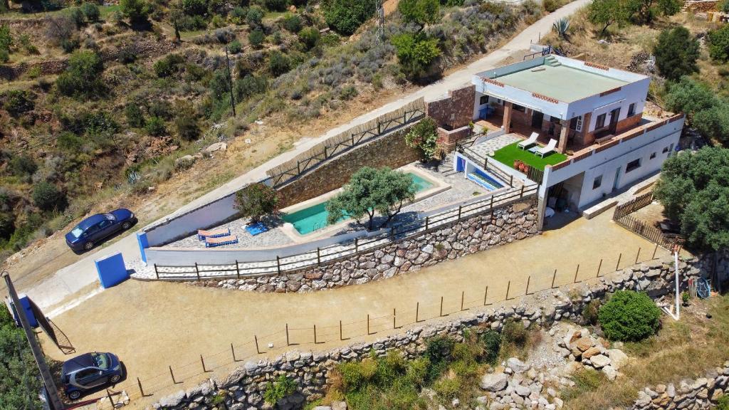Villa for 4 with a private Pool & Garden photo 1