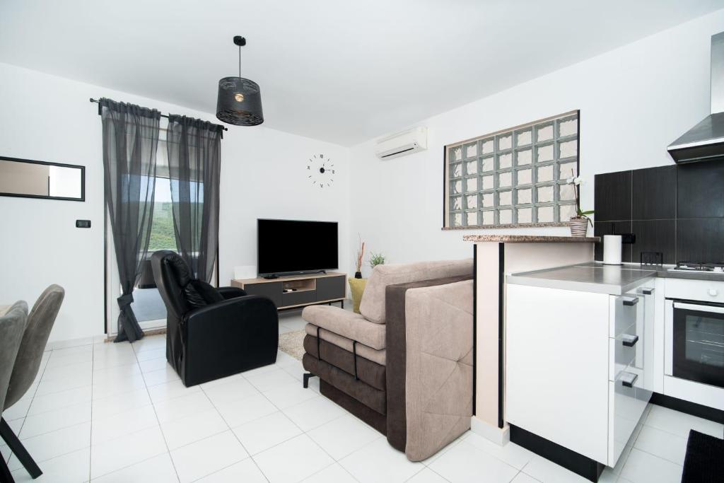 SUNSET APARTMENTS RABAC photo 3