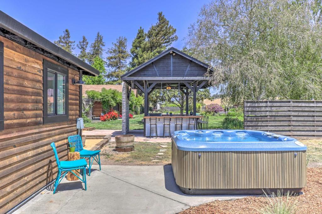 Stunning Wine Country Gem with Hot Tub and Patio! photo 1