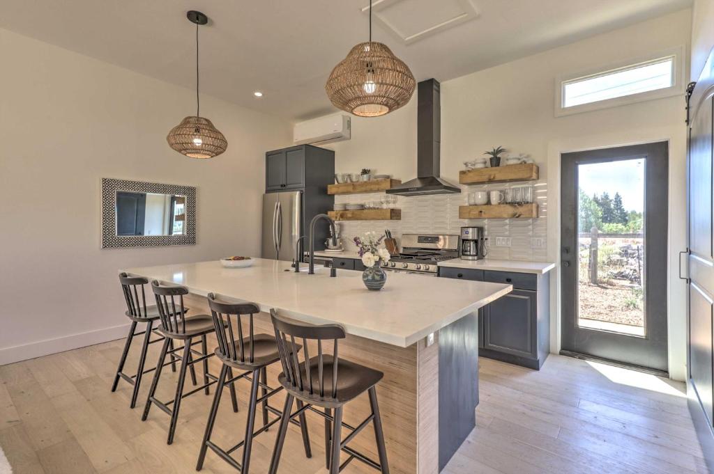 Stunning Wine Country Gem with Hot Tub and Patio! photo 2
