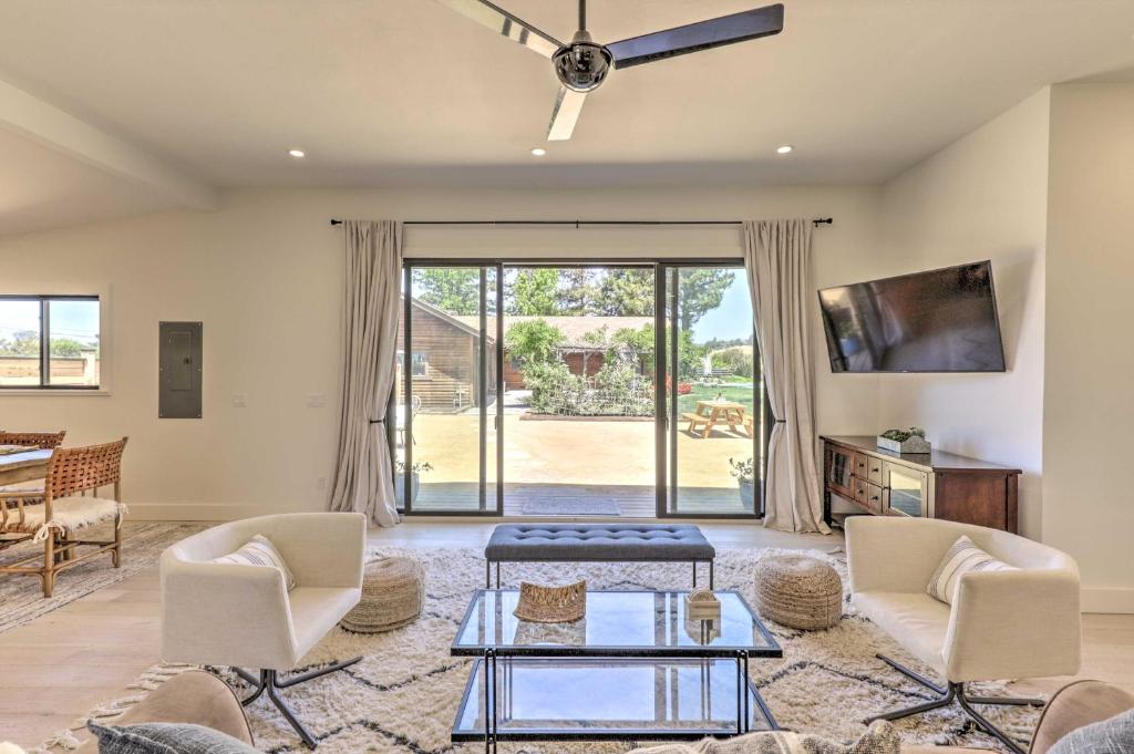 Stunning Wine Country Gem with Hot Tub and Patio! photo 3