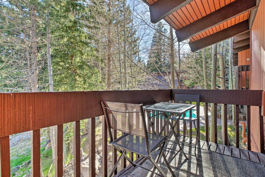 Contemporary Mountain Retreat - Walk to Slopes! photo 2