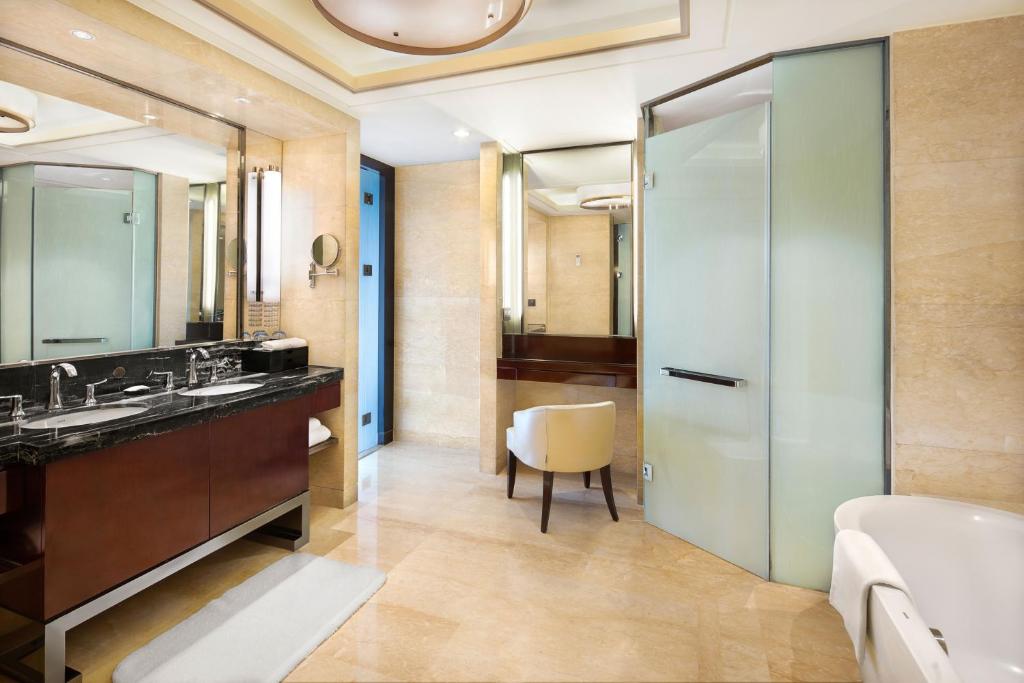 Двухместный (Номер Делюкс с кроватью размера «king-size»), Crowne Plaza Chengdu Panda Garden
