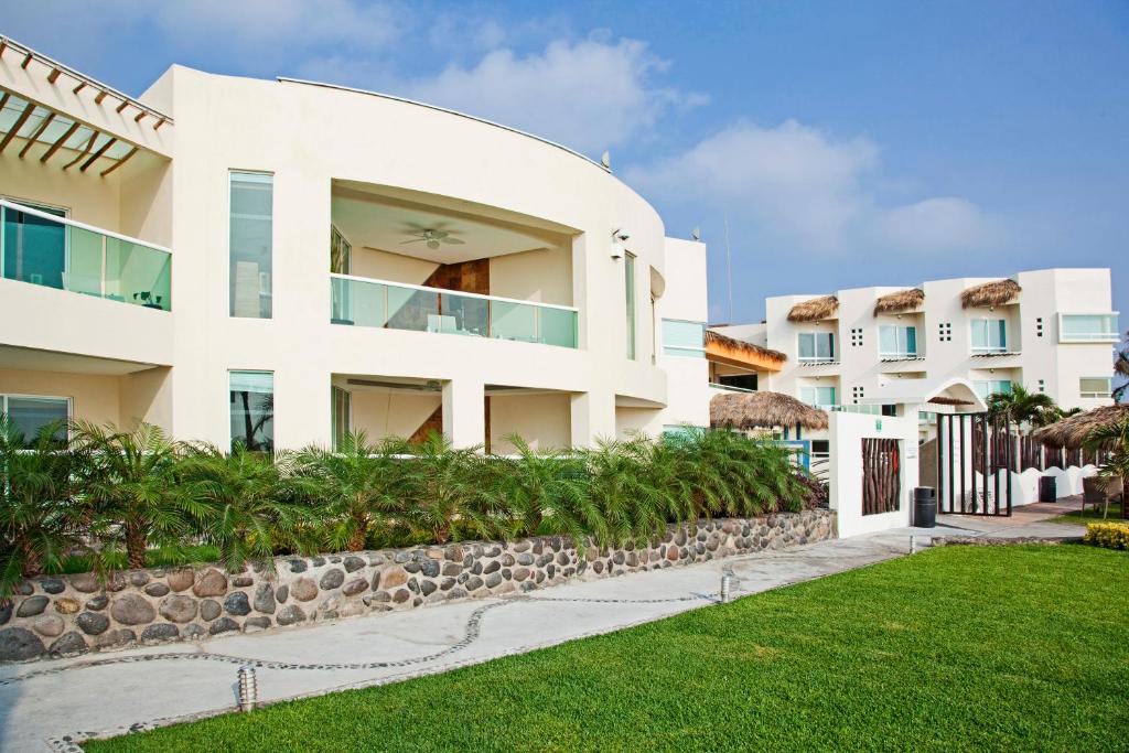 Artisan Family Hotels and Resort Collection Playa Esmeralda photo 1